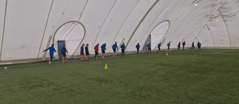 Drużyna seniorów KS Nidy Sobków wznowiła treningi po przerwie zimowej